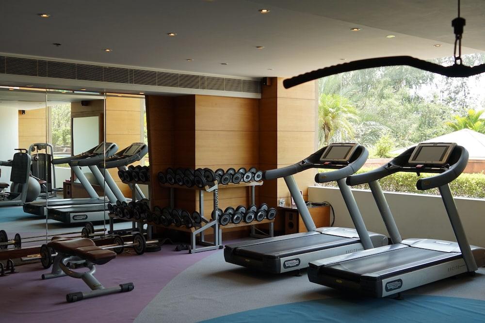 Taj Chandīgarh Exteriör bild A gym at a hotel